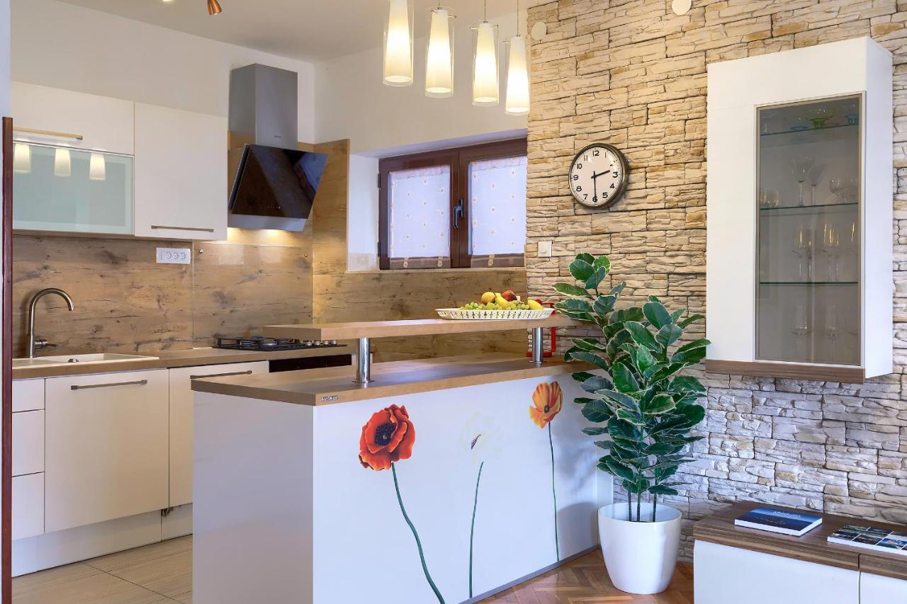 Stylish Flats With Two Bedrooms In Premantura Eksteriør bilde